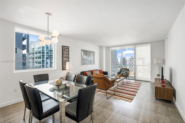 500 Brickell Ave 3907, Miami, FL 33131