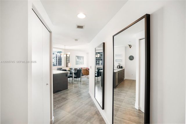 500 Brickell Ave 3907, Miami, FL 33131