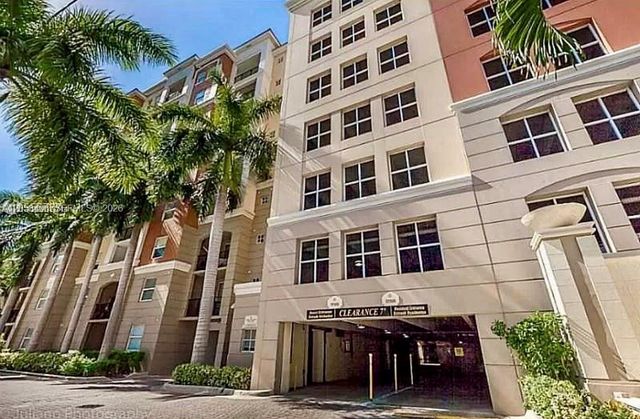 17100 N Bay Rd 1813, Sunny Isles Beach, FL 33160