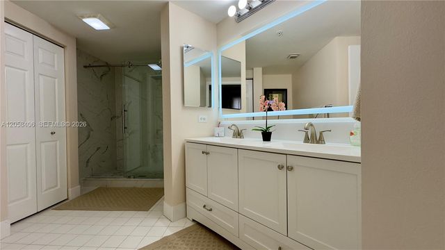 17100 N Bay Rd 1813, Sunny Isles Beach, FL 33160