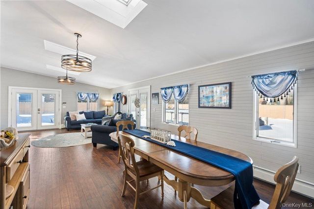 105 Greenport Avenue, Medford, NY 11763