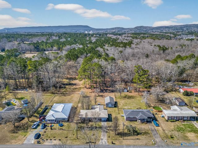 911 Wood Avenue SE, Attalla, AL 35954