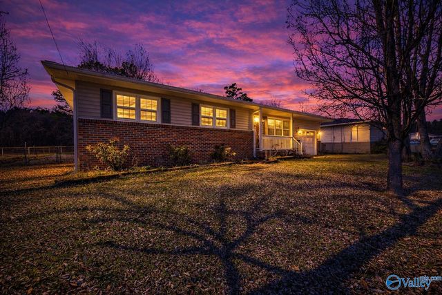 911 Wood Avenue SE, Attalla, AL 35954
