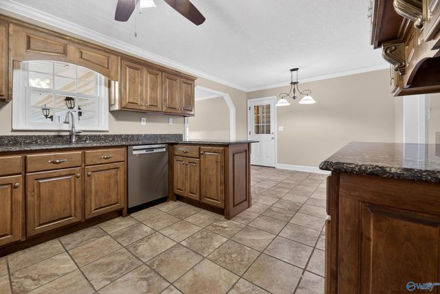 911 Wood Avenue SE, Attalla, AL 35954