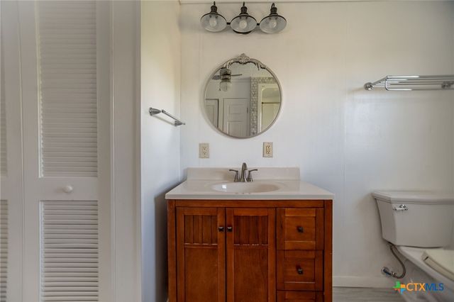 512 McDowell Street, Austwell, TX 77950