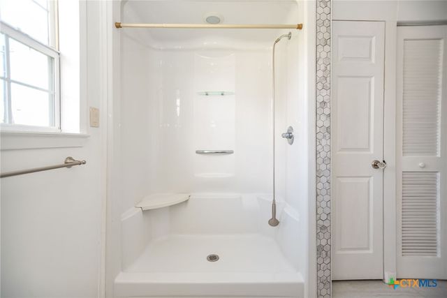 512 McDowell Street, Austwell, TX 77950