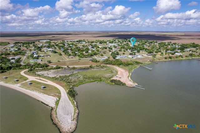 512 McDowell Street, Austwell, TX 77950