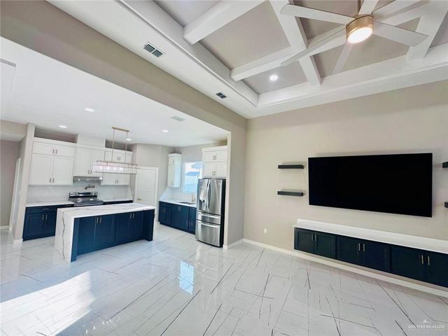 909 Azalea Street, Mission, TX 78573