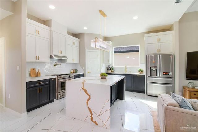909 Azalea Street, Mission, TX 78573