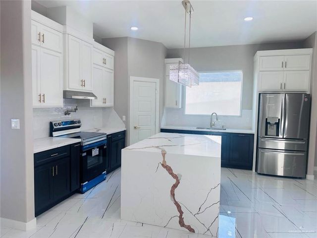 909 Azalea Street, Mission, TX 78573