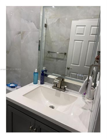 10628 W 33rd Way, Hialeah, FL 33018