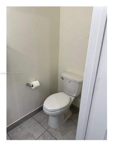 10628 W 33rd Way, Hialeah, FL 33018