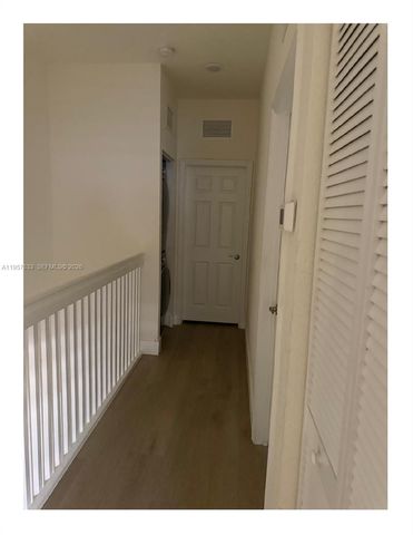 10628 W 33rd Way, Hialeah, FL 33018