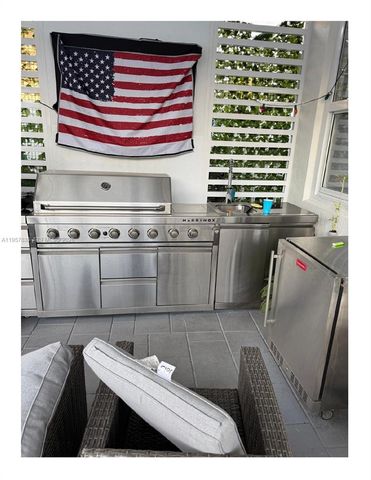 10628 W 33rd Way, Hialeah, FL 33018