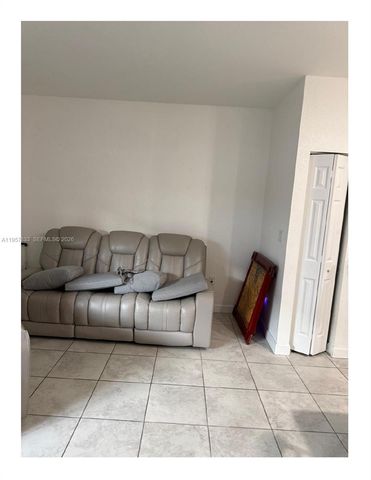 10628 W 33rd Way, Hialeah, FL 33018