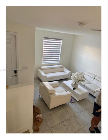 10628 W 33rd Way, Hialeah, FL 33018