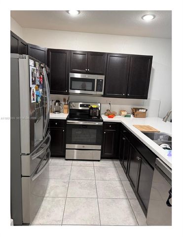 10628 W 33rd Way, Hialeah, FL 33018