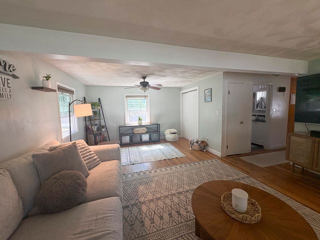 3 Sergi Ln, Billerica, MA 01821