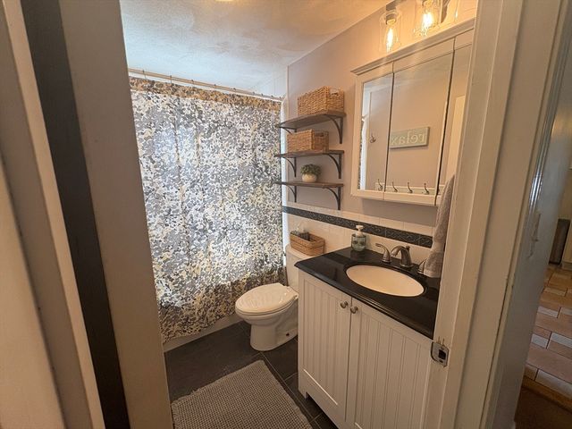 3 Sergi Ln, Billerica, MA 01821