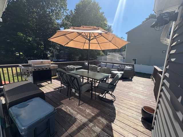 3 Sergi Ln, Billerica, MA 01821