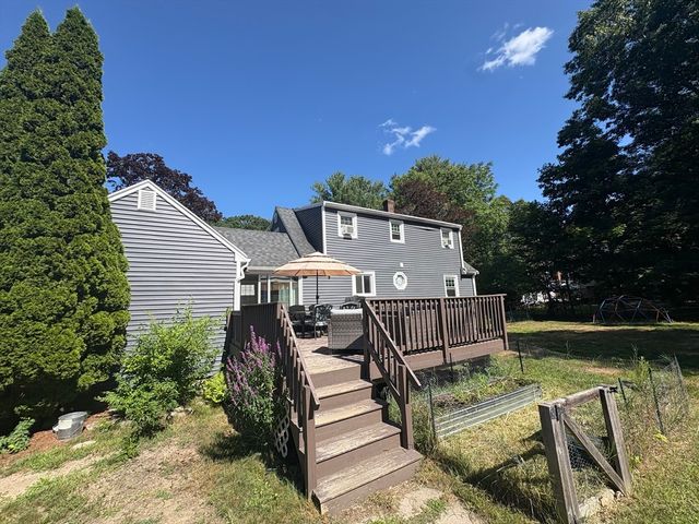 3 Sergi Ln, Billerica, MA 01821