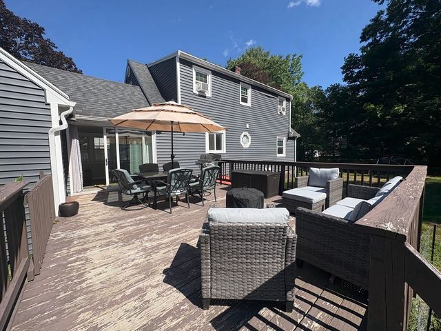 3 Sergi Ln, Billerica, MA 01821