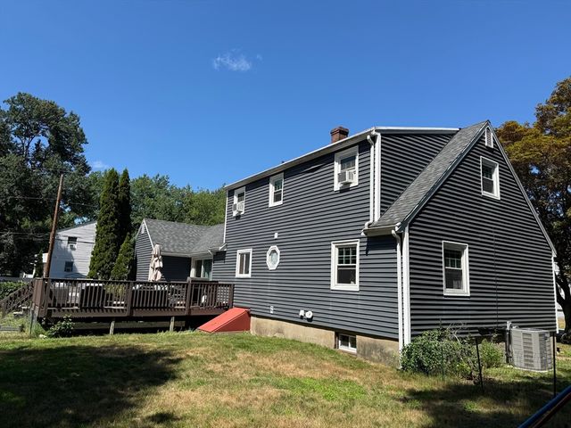 3 Sergi Ln, Billerica, MA 01821