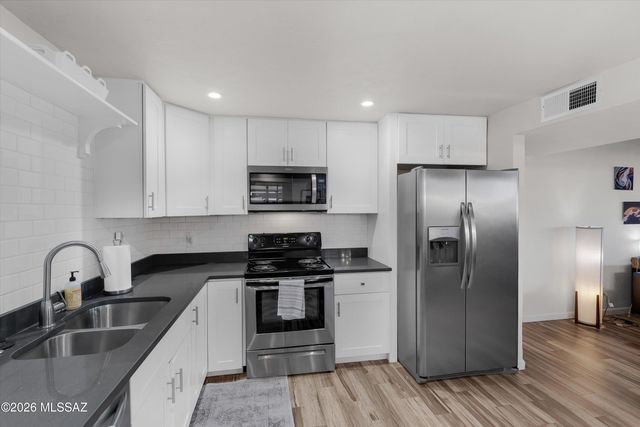 5602 E 1st Street, Tucson, AZ 85711