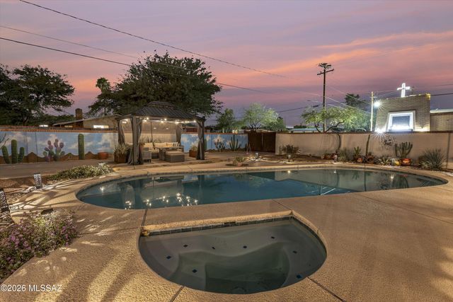 5602 E 1st Street, Tucson, AZ 85711