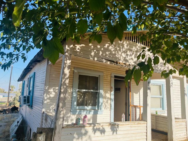 614 Shattuck Avenue, Taft, CA 93268