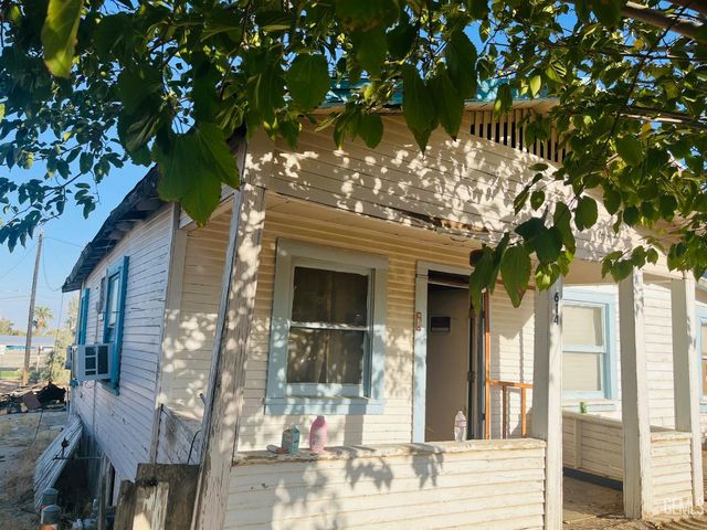 614 Shattuck Avenue, Taft, CA 93268