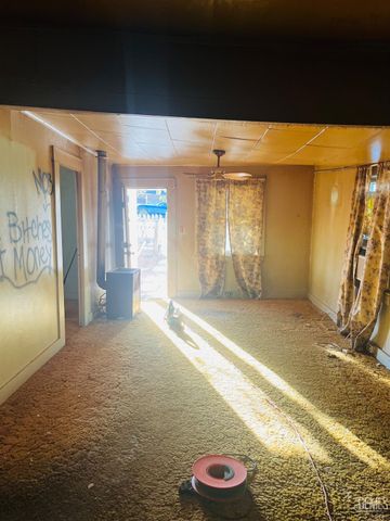 614 Shattuck Avenue, Taft, CA 93268