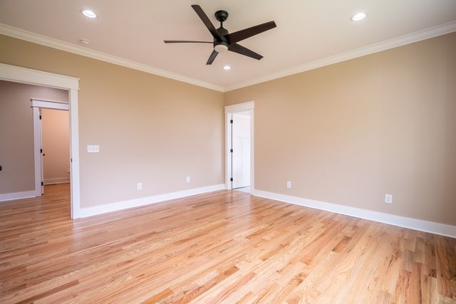 1050 Baylee Cir, Lawrenceburg, TN 38464