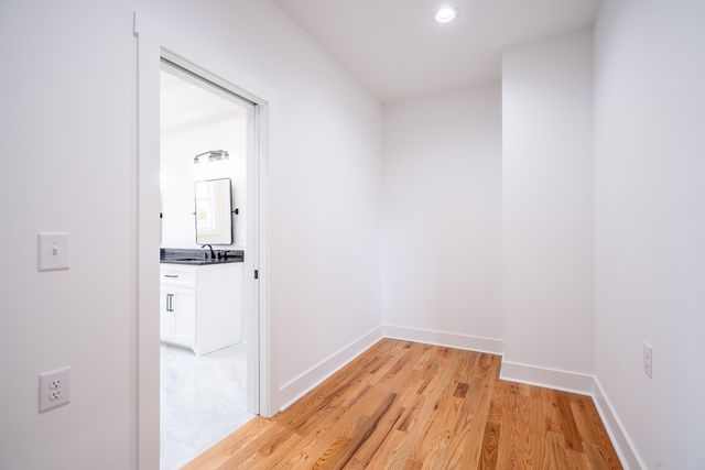 1050 Baylee Cir, Lawrenceburg, TN 38464