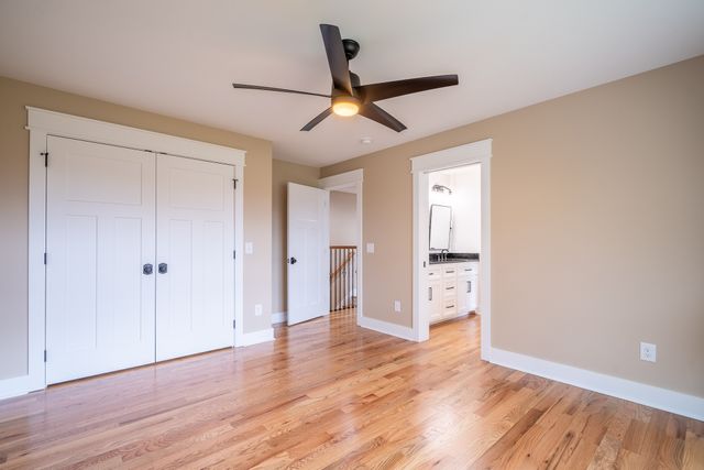 1050 Baylee Cir, Lawrenceburg, TN 38464