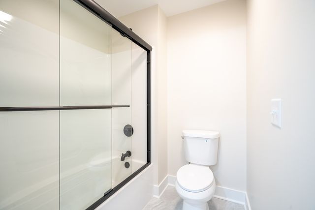 1050 Baylee Cir, Lawrenceburg, TN 38464