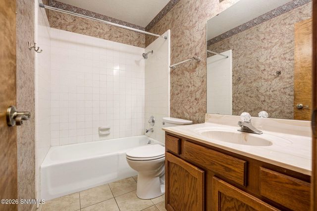 703 Homestead Circle, Las Cruces, NM 88011