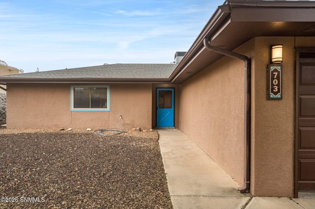 703 Homestead Circle, Las Cruces, NM 88011