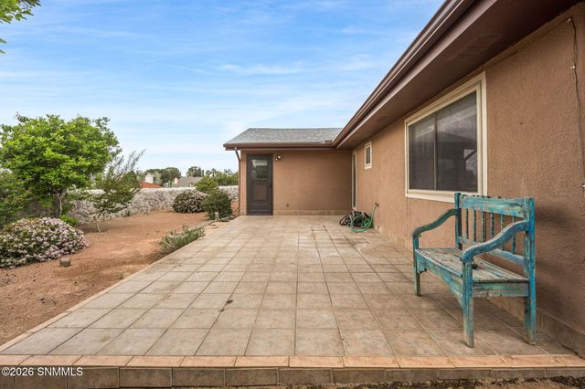 703 Homestead Circle, Las Cruces, NM 88011
