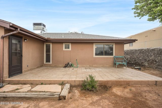 703 Homestead Circle, Las Cruces, NM 88011