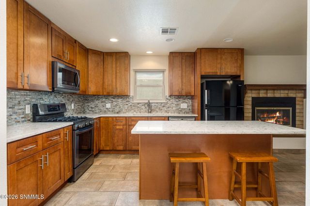 703 Homestead Circle, Las Cruces, NM 88011