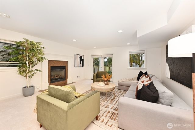 2531 30th Avenue W, Seattle, WA 98199