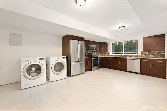 2531 30th Avenue W, Seattle, WA 98199