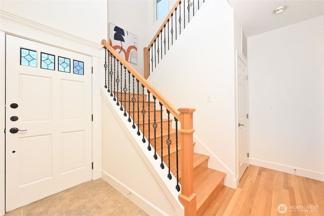 2531 30th Avenue W, Seattle, WA 98199