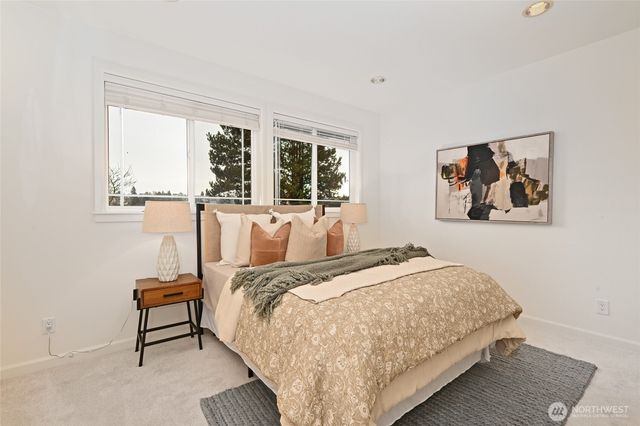 2531 30th Avenue W, Seattle, WA 98199