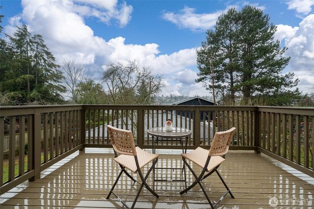 2531 30th Avenue W, Seattle, WA 98199