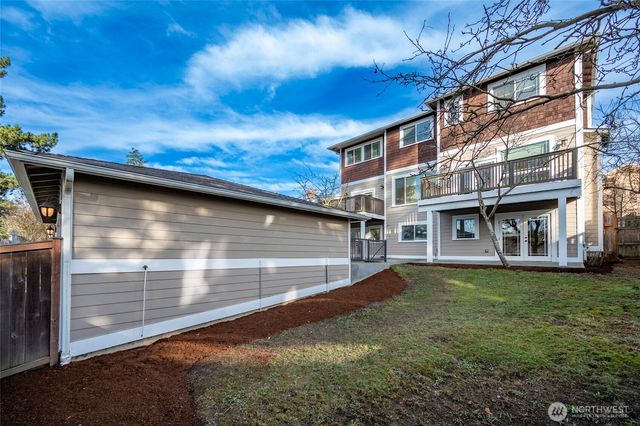 2531 30th Avenue W, Seattle, WA 98199