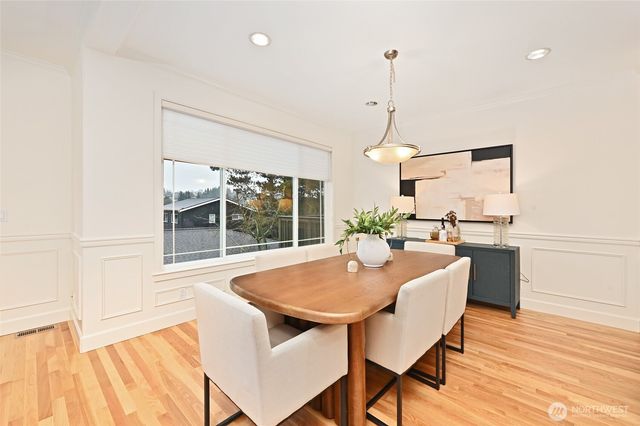 2531 30th Avenue W, Seattle, WA 98199