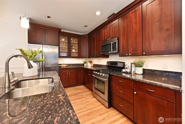 2531 30th Avenue W, Seattle, WA 98199