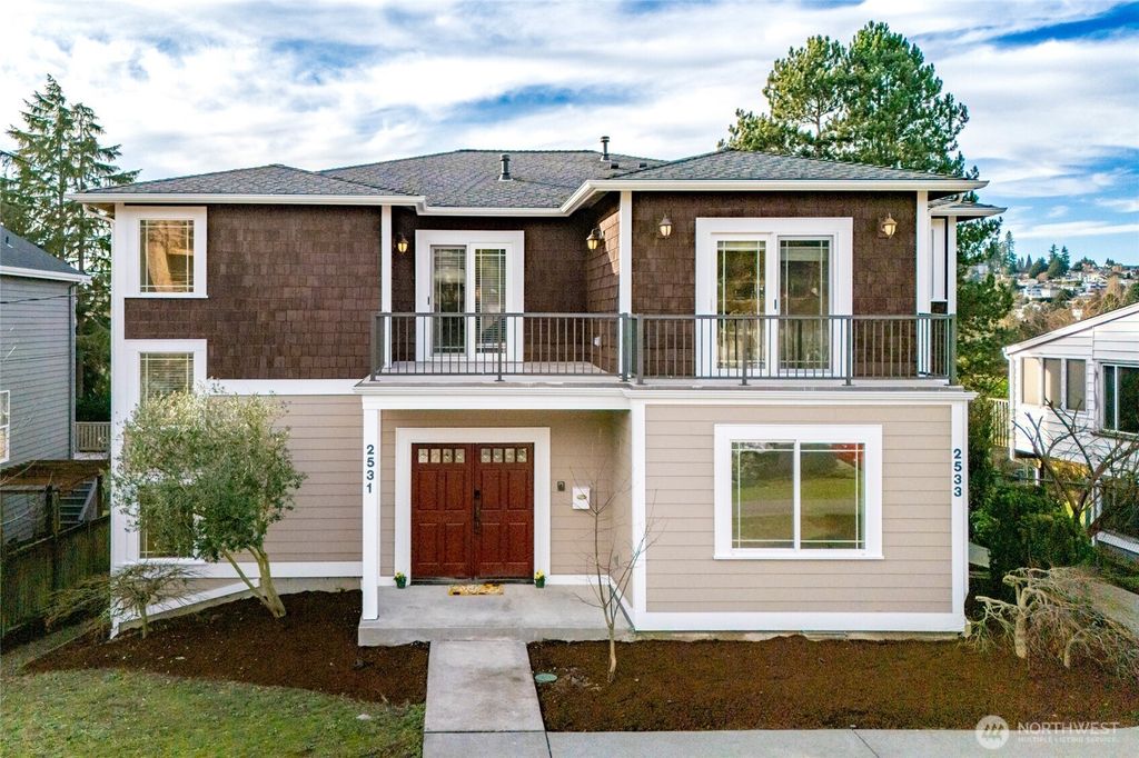2531 30th Avenue W, Seattle, WA 98199